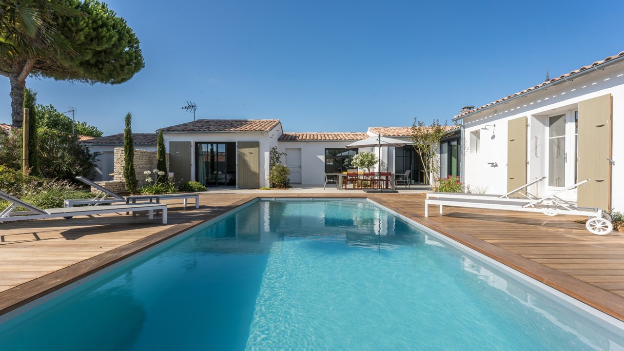 Photo 1 :  d'une maison située à Le Bois-Plage, île de Ré.