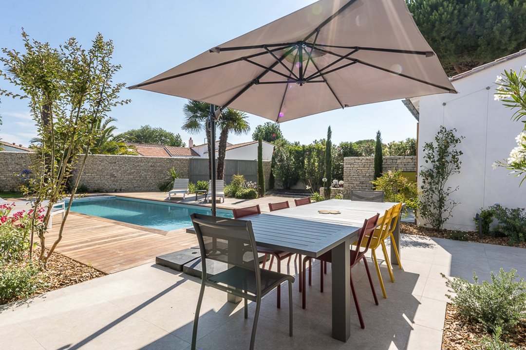 Photo 2 :  d'une maison située à Le Bois-Plage, île de Ré.