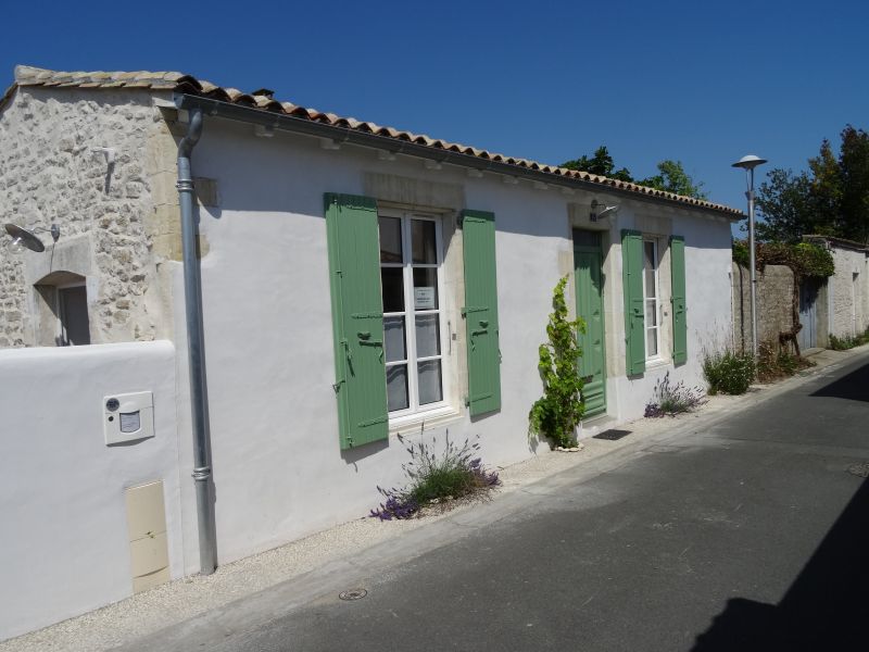 Photo 18 : EXTERIEUR d'une maison située à La Flotte-en-Ré, île de Ré.