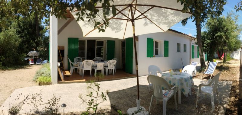 Photo 1 : EXTERIEUR d'une maison située à La Couarde-sur-mer, île de Ré.