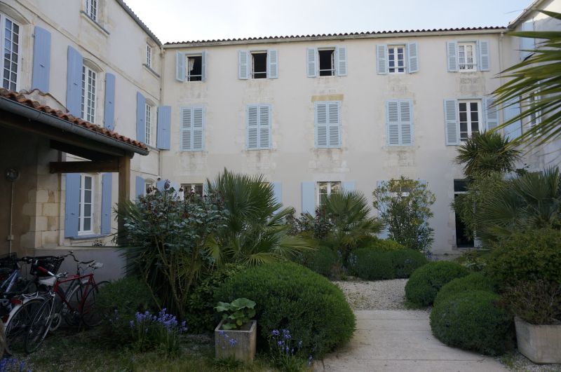 Photo 7 : EXTERIEUR d'une maison située à La Flotte-en-Ré, île de Ré.