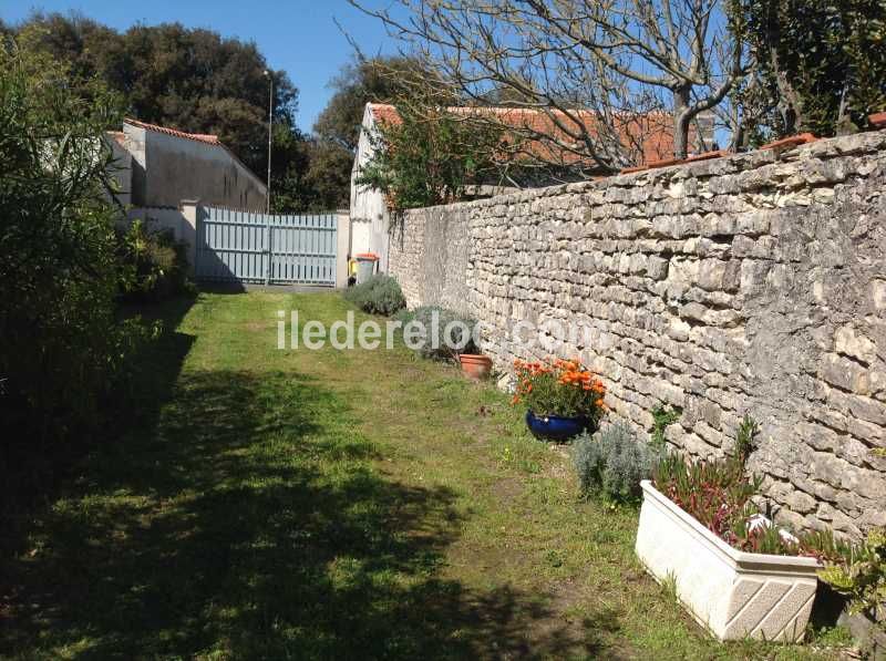 Photo 6 : EXTERIEUR d'une maison située à Rivedoux-Plage, île de Ré.