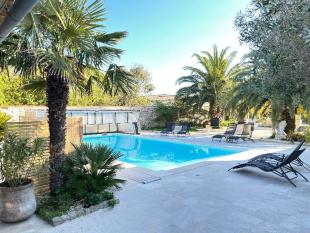 Ile de Ré:  le clos de l'estran location meublee 50m de la mer la maison de la piscine