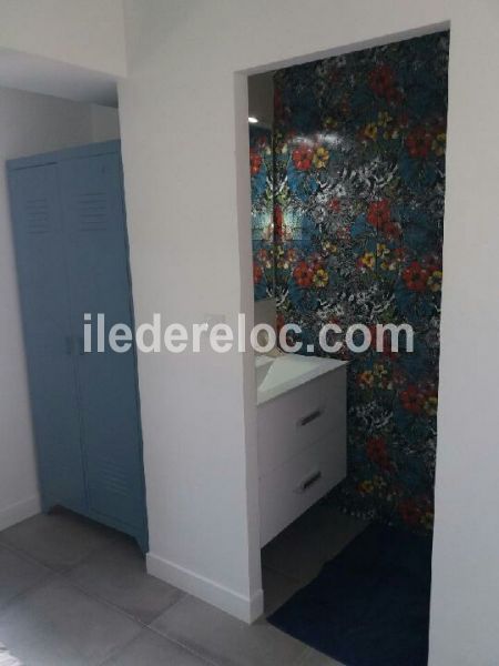Photo 18 : SALLEDEBAIN d'une maison située à La Flotte-en-Ré, île de Ré.
