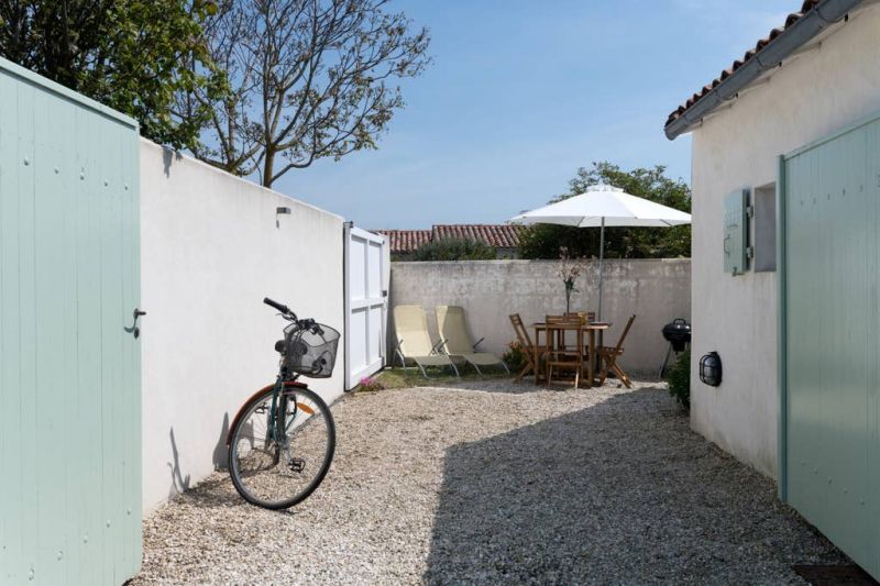 Photo 12 : EXTERIEUR d'une maison située à Saint-Clément-des-Baleines, île de Ré.