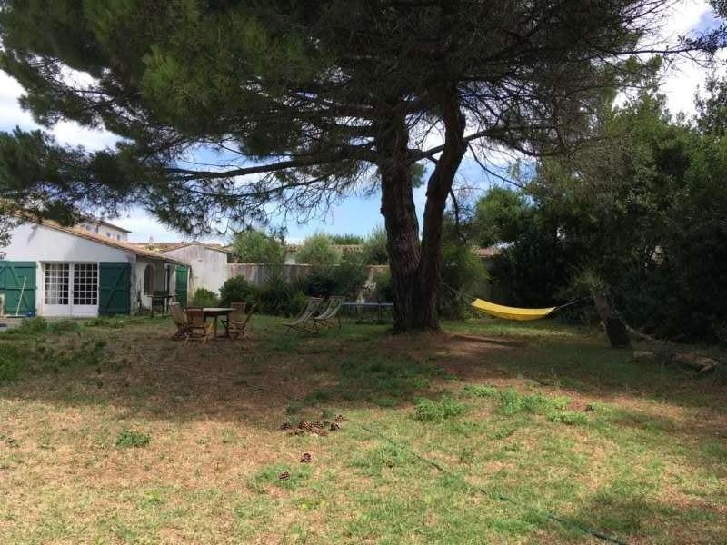 Photo 17 : JARDIN d'une maison située à Le Bois-Plage-en-Ré, île de Ré.