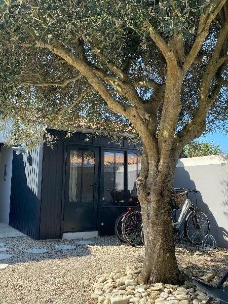 Photo 16 : EXTERIEUR d'une maison située à Le Bois-Plage-en-Ré, île de Ré.