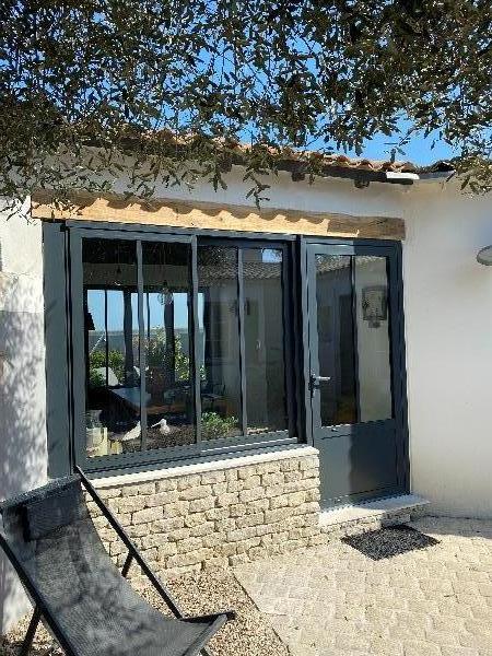 Photo 21 : TERRASSE d'une maison située à Le Bois-Plage-en-Ré, île de Ré.