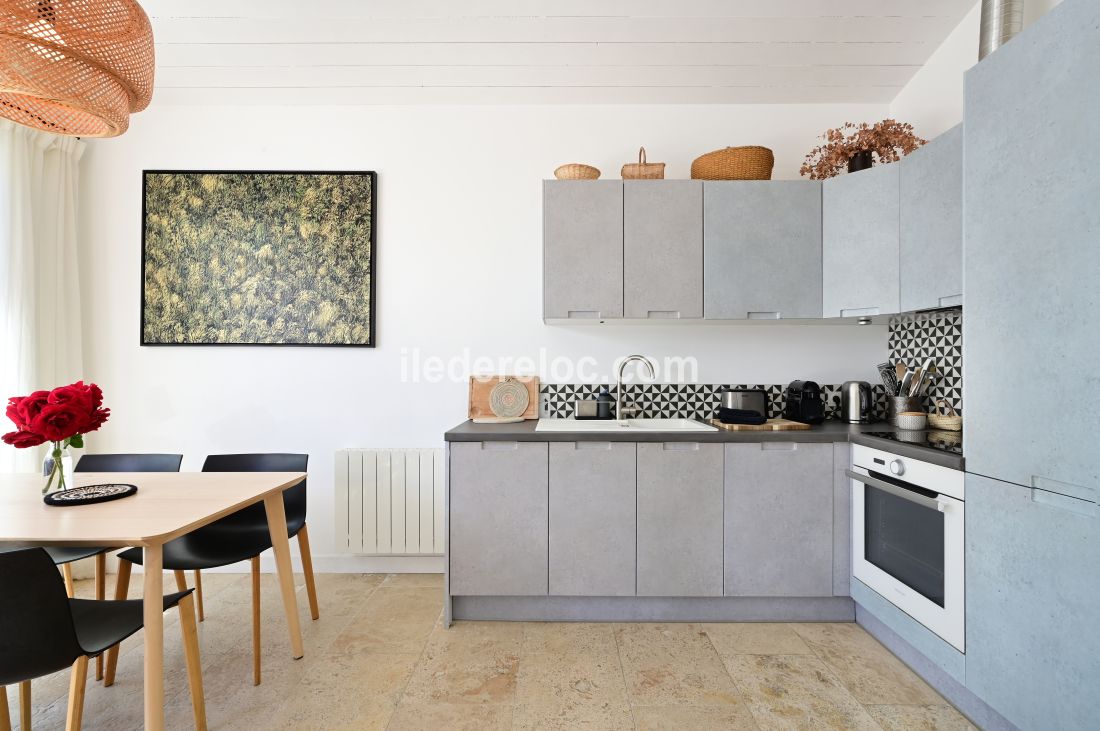 Photo 5 : NC d'une maison situ&eacute;e &agrave; Ars en R&eacute;, &icirc;le de R&eacute;.