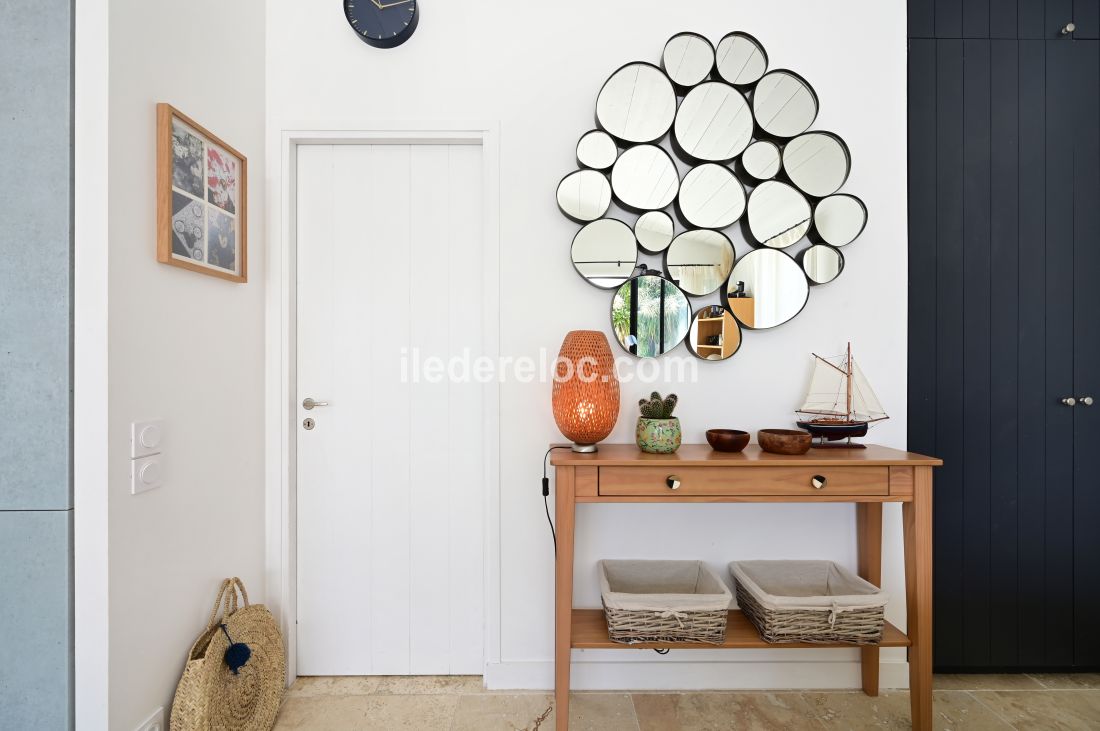 Photo 6 : NC d'une maison situ&eacute;e &agrave; Ars en R&eacute;, &icirc;le de R&eacute;.