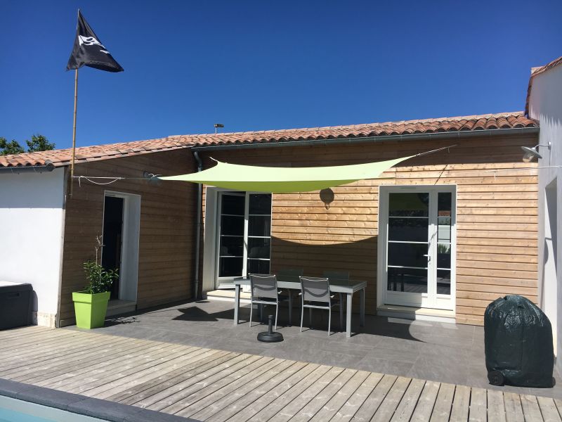 Photo 3 : TERRASSE d'une maison située à La Couarde, île de Ré.