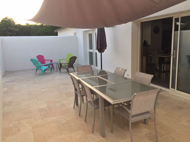 Photo 6 : TERRASSE d'une maison située à La Flotte-en-Ré, île de Ré.