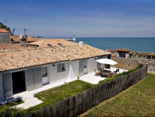 Ile de Ré:Entre terre et mer  maison à la flotte