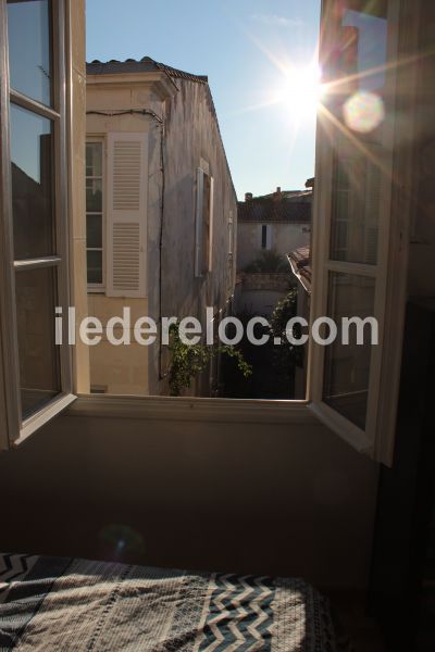 Photo 13 : CHAMBRE d'une maison située à Saint-Martin-de-Ré, île de Ré.