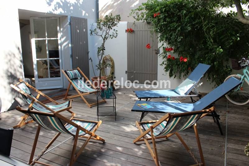 Photo 1 : TERRASSE d'une maison située à Saint-Martin-de-Ré, île de Ré.