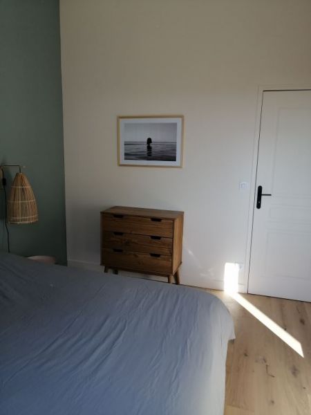 Photo 45 : CHAMBRE d'une maison située à La Couarde-sur-mer, île de Ré.