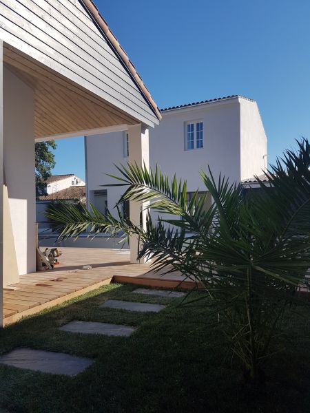 Photo 2 : EXTERIEUR d'une maison située à La Couarde-sur-mer, île de Ré.