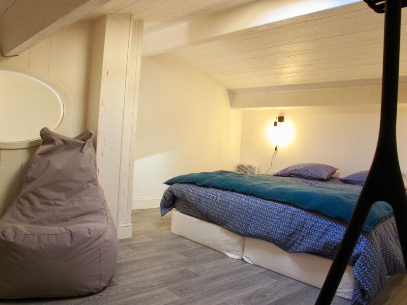 Photo 5 : CHAMBRE d'une maison située à Ars en Ré, île de Ré.