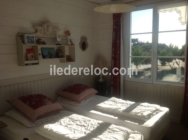 Photo 14 : CHAMBRE d'une maison située à La Couarde-sur-mer, île de Ré.