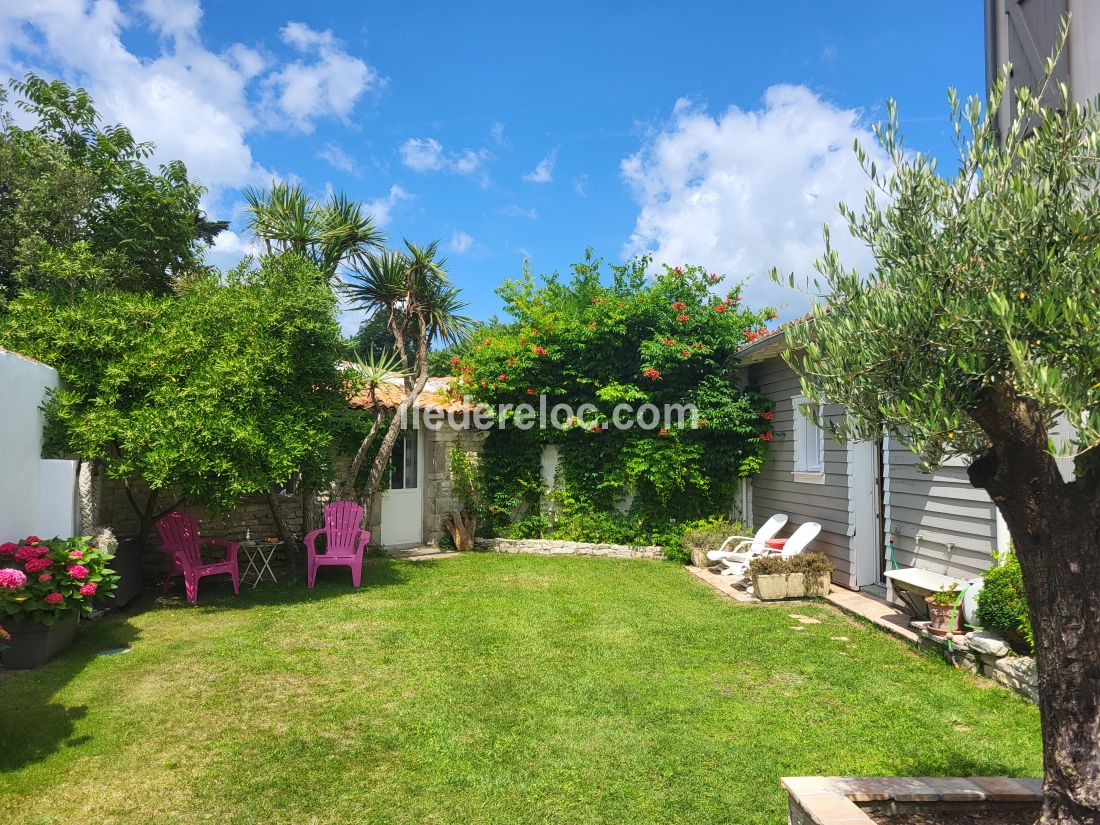 Photo 1 : NC d'une maison située à La Couarde-sur-mer, île de Ré.