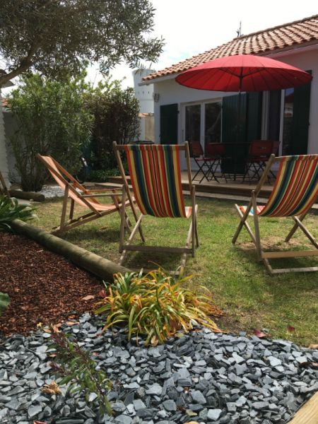 Photo 8 : JARDIN d'une maison située à Loix, île de Ré.