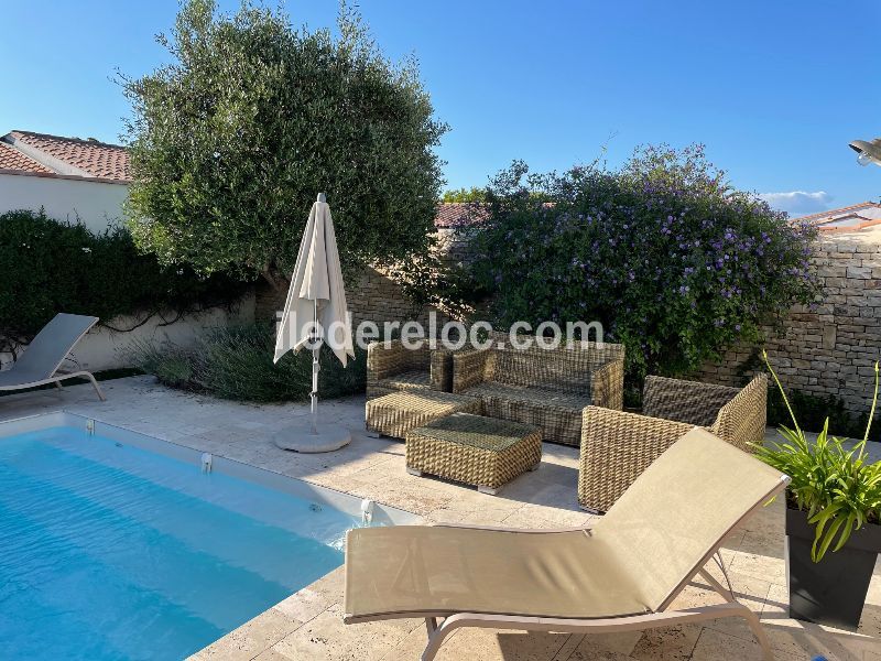 Photo 2 : TERRASSE d'une maison située à Saint-Martin-de-Ré, île de Ré.