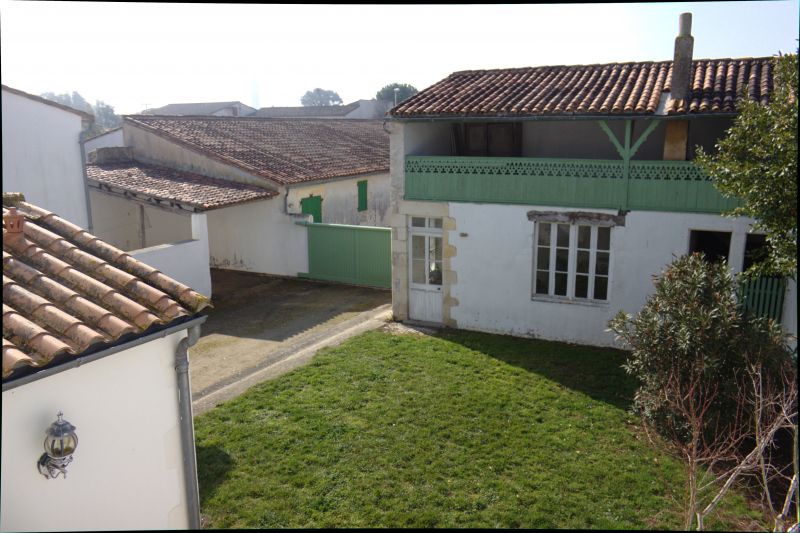 Photo 3 : JARDIN d'une maison située à La Couarde-sur-mer, île de Ré.