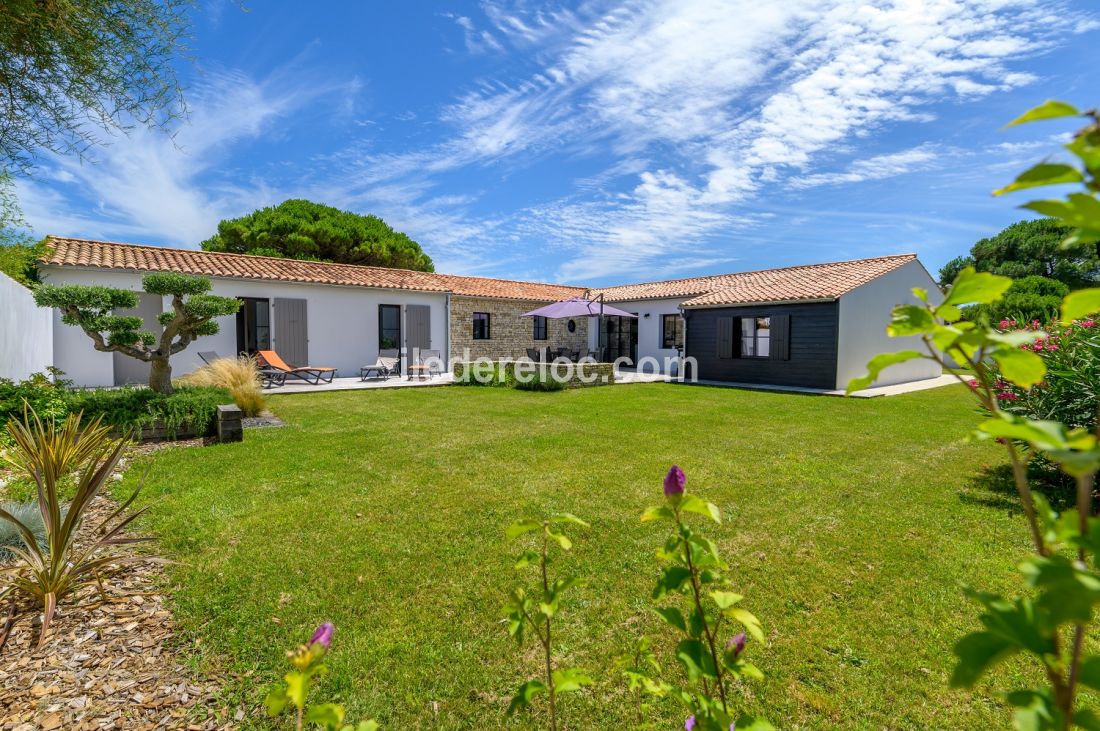 Photo 2 : NC d'une maison située à La Couarde-sur-mer, île de Ré.