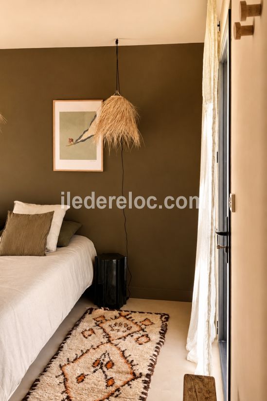 Photo 26 : CHAMBRE d'une maison situ&eacute;e &agrave; Le Bois-Plage-en-R&eacute;, &icirc;le de R&eacute;.