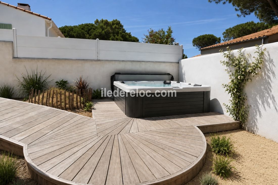 Photo 32 : EXTERIEUR d'une maison situ&eacute;e &agrave; Le Bois-Plage-en-R&eacute;, &icirc;le de R&eacute;.