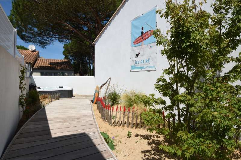 Photo 29 : EXTERIEUR d'une maison située à Le Bois-Plage-en-Ré, île de Ré.