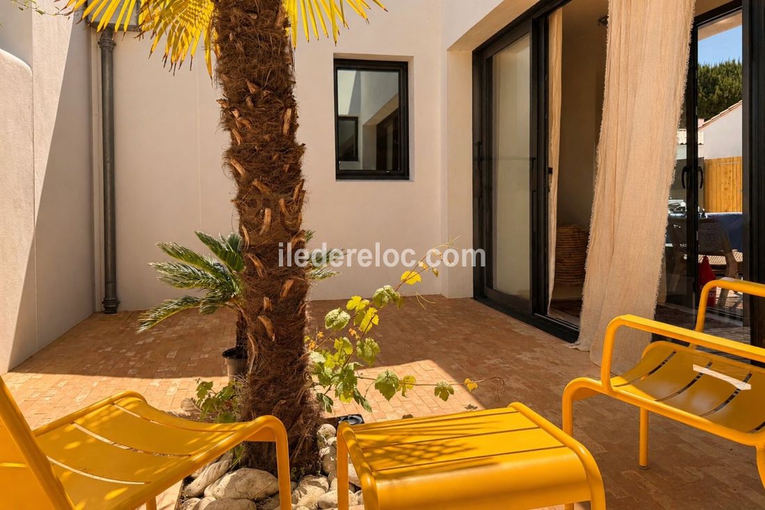 Photo 19 : PATIO d'une maison situ&eacute;e &agrave; Le Bois-Plage-en-R&eacute;, &icirc;le de R&eacute;.