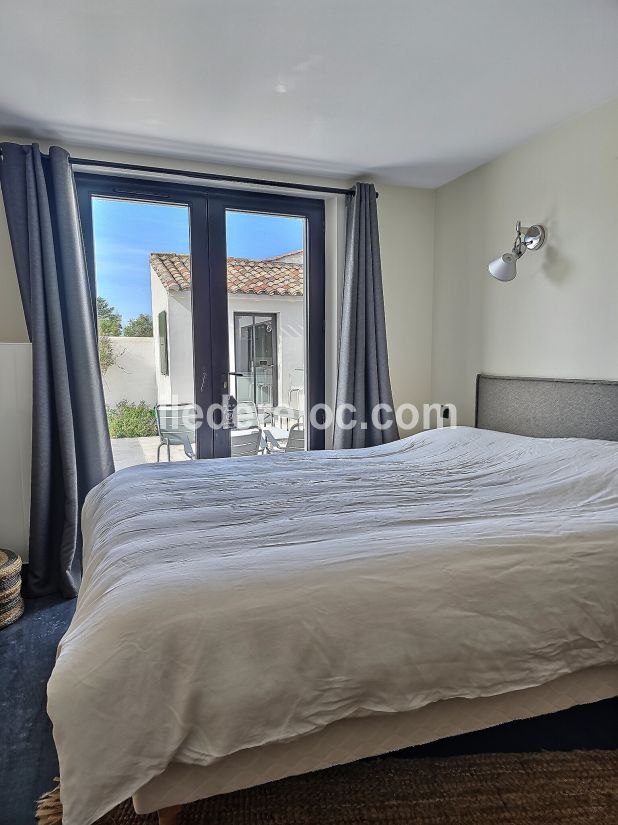 Photo 25 : CHAMBRE d'une maison située à Loix, île de Ré.