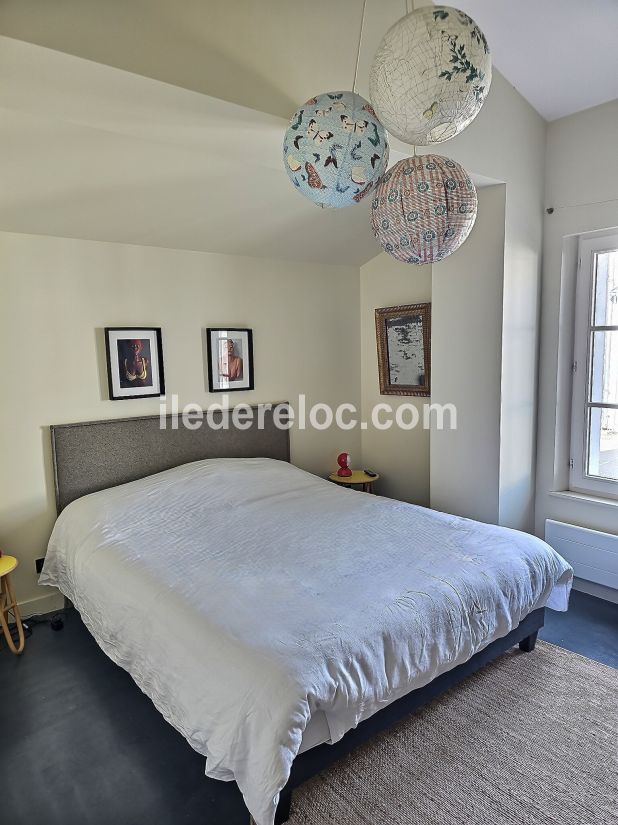 Photo 17 : CHAMBRE d'une maison située à Loix, île de Ré.