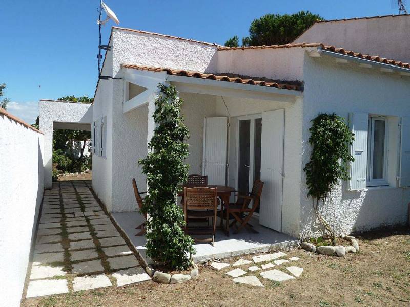 Photo 1 : EXTERIEUR d'une maison située à Sainte-Marie, île de Ré.