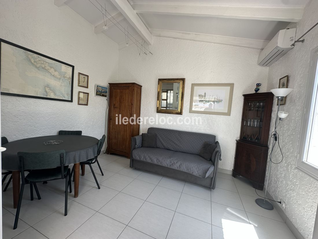 Photo 6 : NC d'une maison situ&eacute;e &agrave; Sainte-Marie-de-R&eacute;, &icirc;le de R&eacute;.