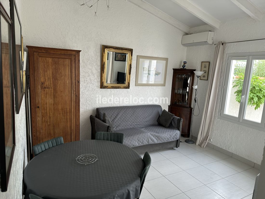 Photo 8 : NC d'une maison situ&eacute;e &agrave; Sainte-Marie-de-R&eacute;, &icirc;le de R&eacute;.