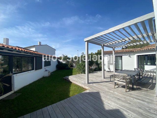 Photo 19 : JARDIN d'une maison située à Les Portes, île de Ré.