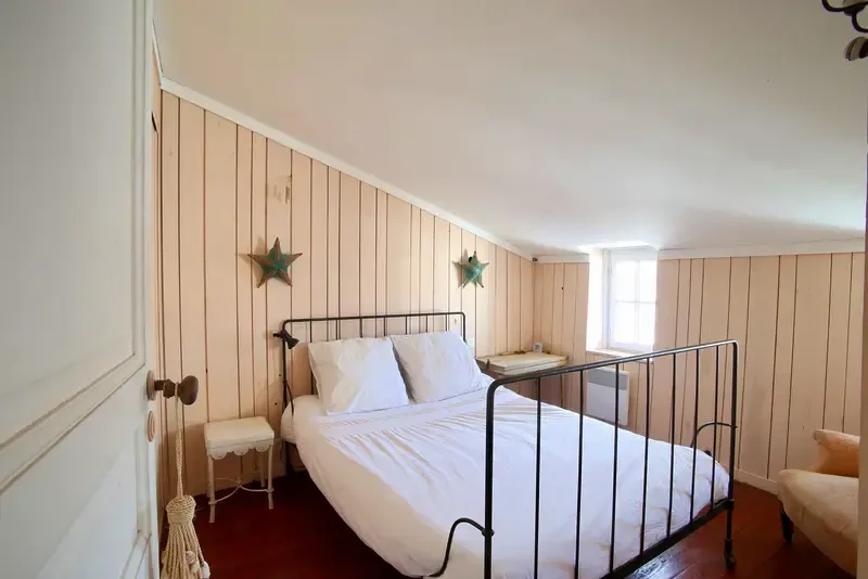 Photo 8 : CHAMBRE d'une maison située à Saint-Martin-de-Ré, île de Ré.