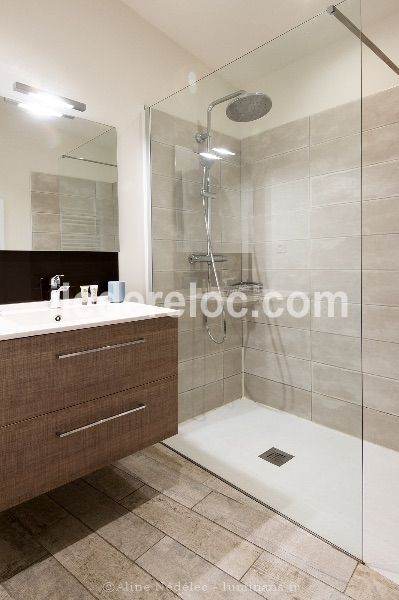 Photo 6 : SALLEDEBAIN d'une maison située à La Couarde-sur-mer, île de Ré.