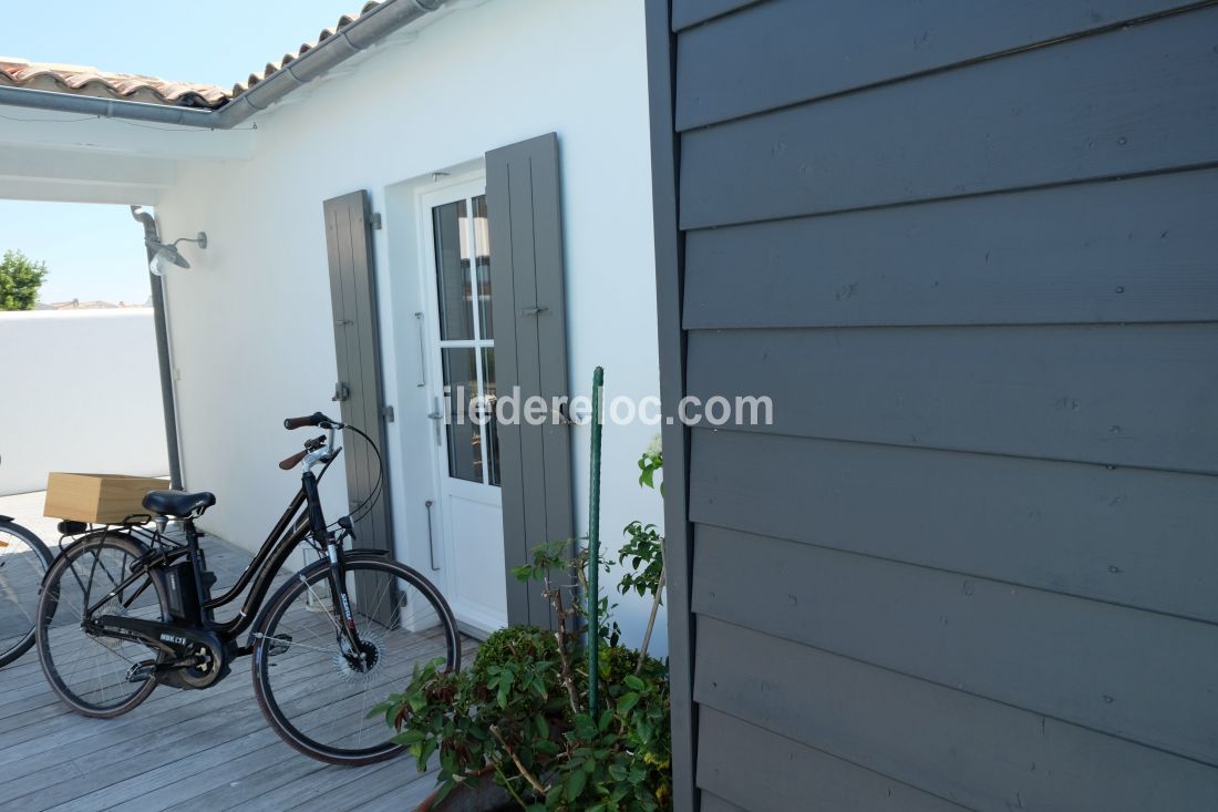 Photo 8 : EXTERIEUR d'une maison située à Saint-Clément-des-Baleines, île de Ré.