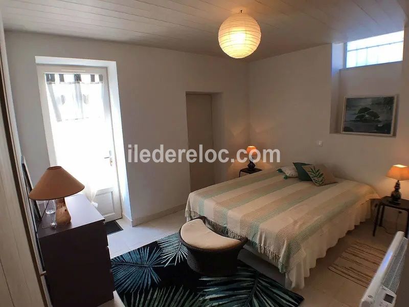 Photo 11 : CHAMBRE d'une maison située à Loix, île de Ré.