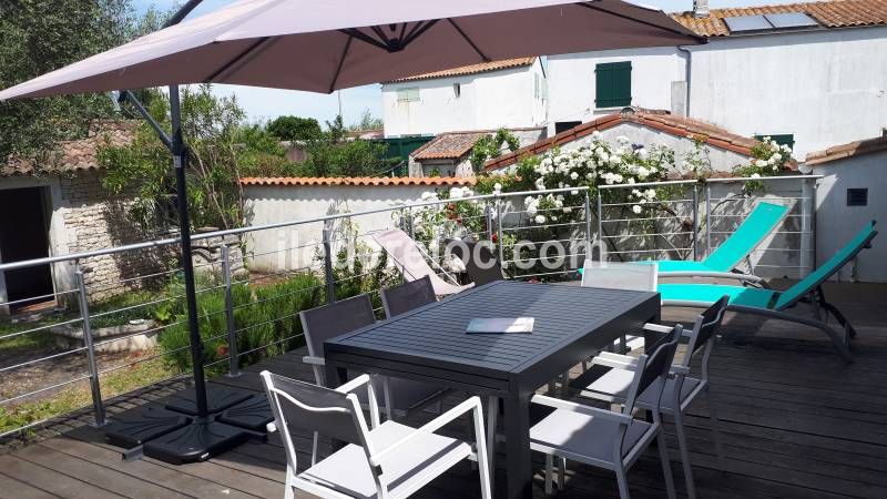 Photo 2 : TERRASSE d'une maison située à Le Bois-Plage-en-Ré, île de Ré.