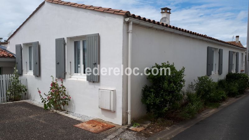 Photo 4 : EXTERIEUR d'une maison située à Le Bois-Plage-en-Ré, île de Ré.