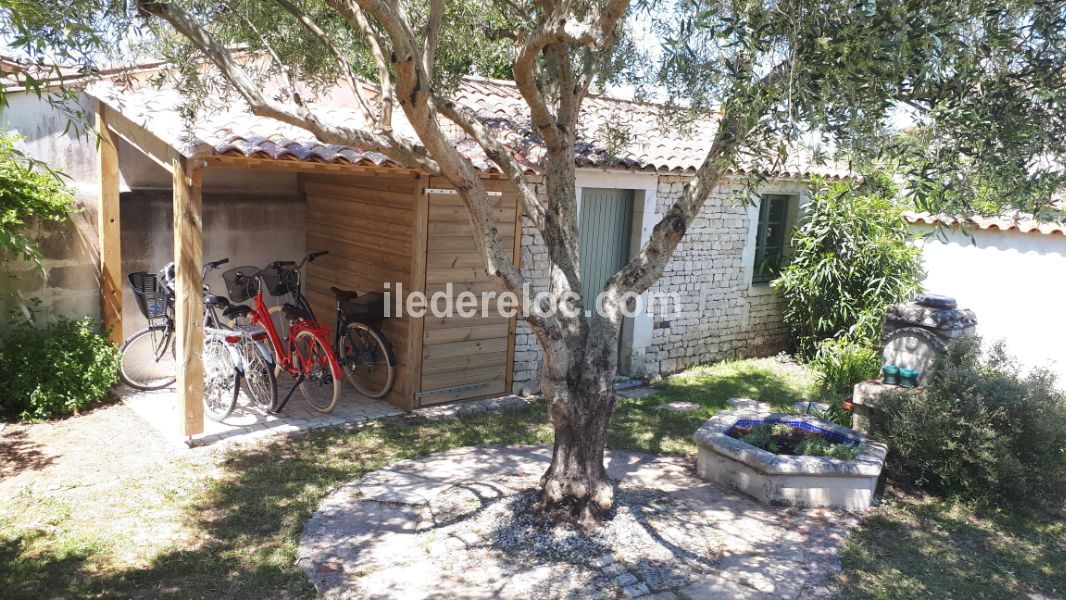 Photo 13 : EXTERIEUR d'une maison située à Le Bois-Plage-en-Ré, île de Ré.