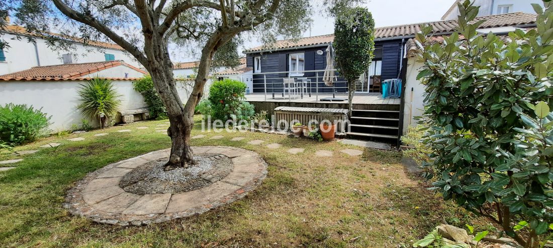 Photo 4 : JARDIN d'une maison située à Le Bois-Plage-en-Ré, île de Ré.