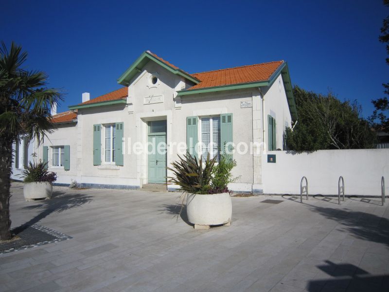 Photo 1 : EXTERIEUR d'une maison située à Rivedoux-Plage, île de Ré.