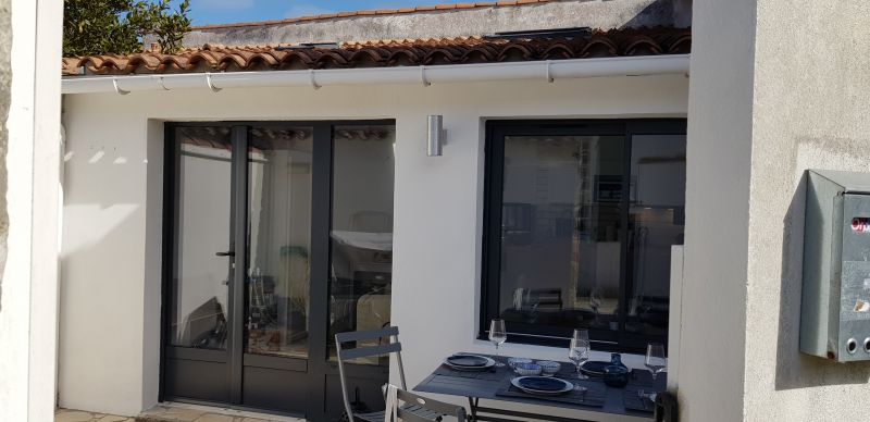 Photo 15 : TERRASSE d'une maison située à La Couarde-sur-mer, île de Ré.