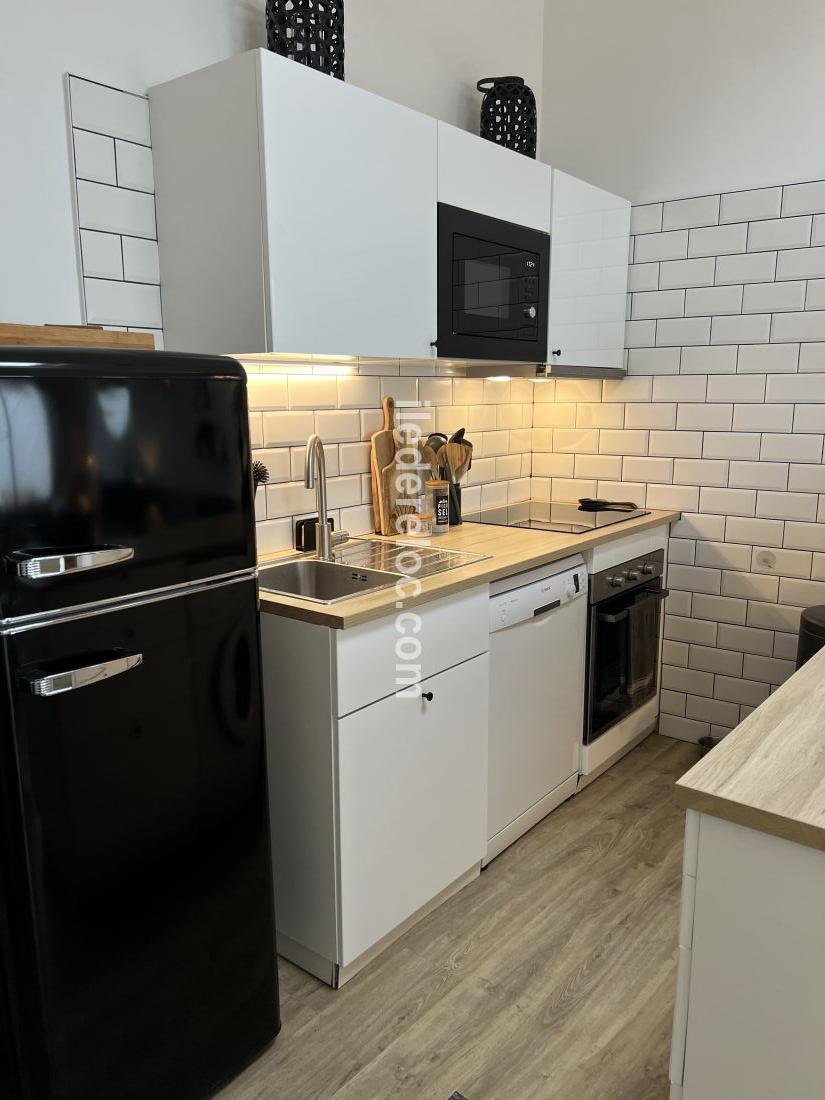 Photo 8 : CUISINE d'une maison situ&eacute;e &agrave; La Couarde-sur-mer, &icirc;le de R&eacute;.