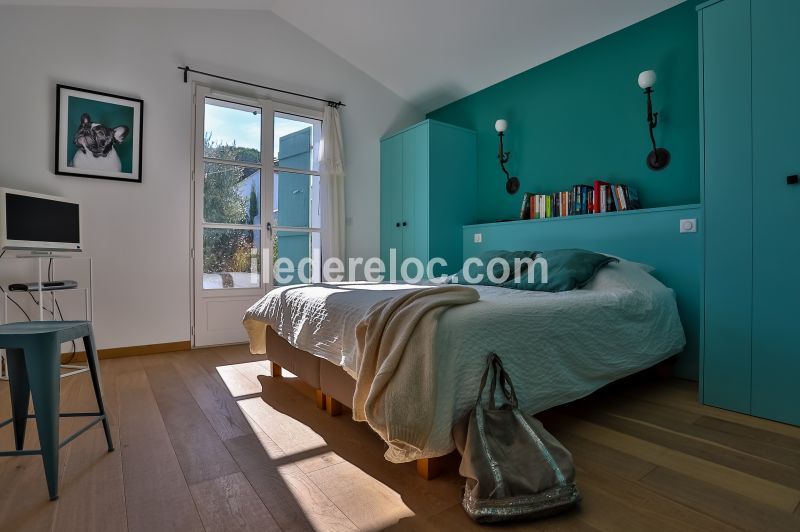 Photo 20 : CHAMBRE d'une maison située à La Couarde-sur-mer, île de Ré.